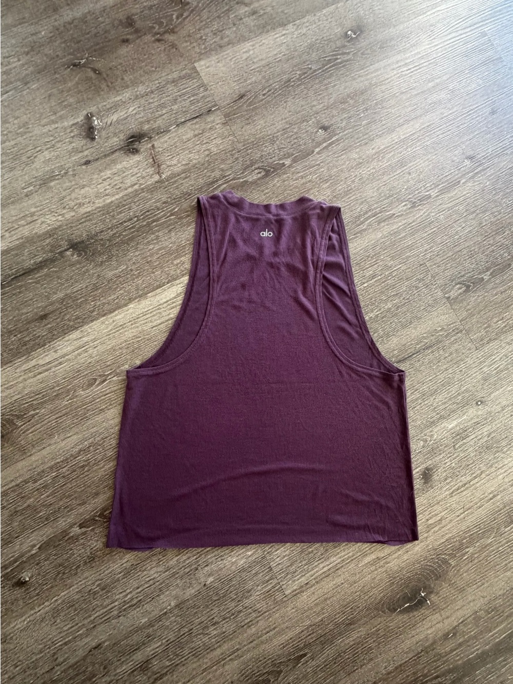 ALO Yoga Sleeveless Tank Top - Plum - Picture 3 of 5